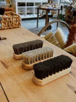 Reise-Schuhbürste / Rosshaar braun, lackiert